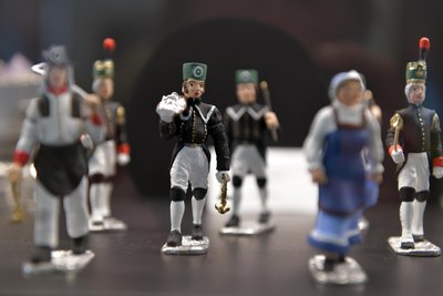 In der Touristinformation am Schlossplatz gibt es viele Souvenirs mit Freiberg-Motiven.