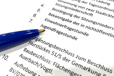 Auf der Tagesordnung des Auerbacher Stadtrats steht nun die Jugendfragestunde.