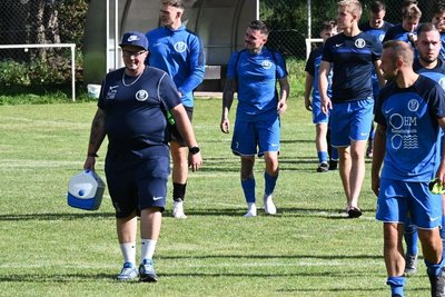 David Doll (links) war Mannschaftsleiter und gute Seele bei den Fußballern des TV Oberfrohna. Er ist im Alter von nur 37 Jahren verstorben.