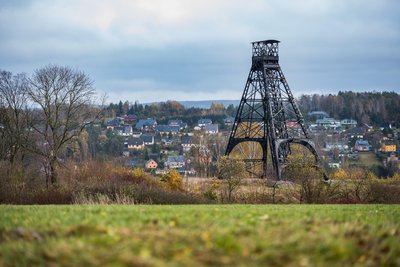 Der Förderturm des Türckschachtes bei Zschorlau im Original.