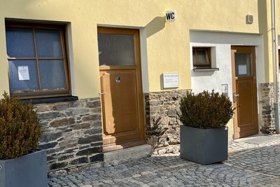 Vor einem Verkauf des Objekts muss laut OB Gehart die Frage der öffentlichen Toiletten am Oberen Tor geklärt werden.