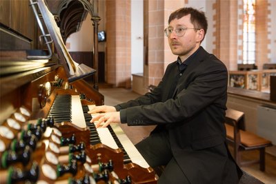 Beim Festgottesdienst am Sonntag ab 14 Uhr wird Cornelius Hofmann in Sankt Annen offiziell in sein Amt als Kantor eingeführt. Dann wird er auch die große Walcker-Orgel spielen.