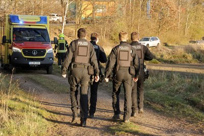 Die Feuerwehr musste zwei Männer in Schönau befreien.