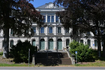 Der Justizkomplex mit Amtsgericht und Polizeirevier an der Freiberger Beethovenstraße ist noch nicht in Betrieb.