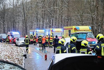 46 Einsatzkräfte der Feuerwehren waren im Einsatz - dazu noch der Kreisbrandmeister, Rettungsdienst und Polizei.