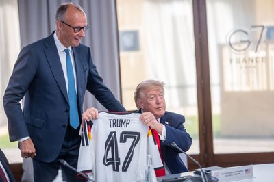 Merz brachte dem US-Präsidenten sogar ein Geschenk mit.