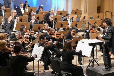 Beim sechsten Sinfoniekonzert "Die Energien Amerikas" begeisterte die Mittelsächsische Philharmonie die Zuhörer in Freiberg. 