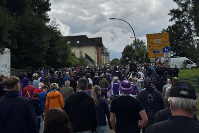 Viele Fans zeigten sich zufrieden mit dem Auftritt der Veilchen im Ostderby gegen Rostock. Einige trauerten auf dem Heimweg aber dem verschossenen Elfmeter nach.