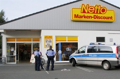 Wegen einer Bombendrohung ist am Freitagabend dieser Supermarkt an der Frankenberger Straße in Chemnitz geräumt worden