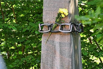 An einer Gedenkstele für die Opfer des Stalinismus an der Hohen Straße wird am Samstag, 11 Uhr, an den Aufstand von 1953 erinnert. Zu Gast ist Ex-Bundespräsident Joachim Gauck.