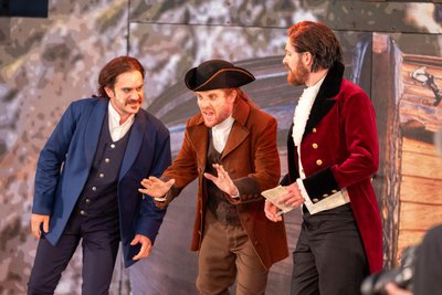 André Gass, Nikolaus Nitzsche und Gabriel Wernick (von links) spielen im Musical die drei Bösewichte, die die Hauptfigur Edmond Dantès mit einer Intrige ins Gefängnis bringen.