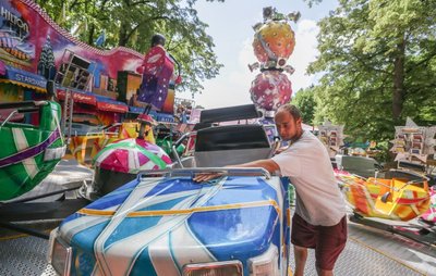 Zu den insgesamt etwa 50 Schaustellern, die beim Stadtparkfest in Limbach-Oberfrohna dabei waren, gehörte auch Frank Reichelt vom Fahrgeschäfte Break Dance. Nach Aussage ihres Verbandschefs genossen die Besucher die zehn Festtage diesmal ganz besonders.