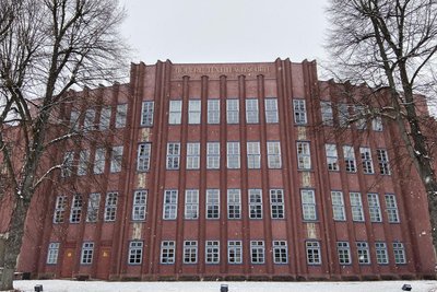 In diesen Tagen zieht das Institut für Textil- und Ledertechnik der Westsächsischen Hochschule aus dem denkmalgeschützten Gebäude an der Klinkhardtstraße aus.