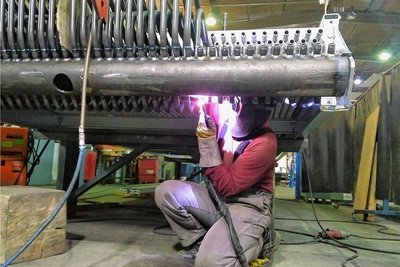 Schweißarbeiten an einem Wärmetauscher bei der Plauener Firma Tubetech. 