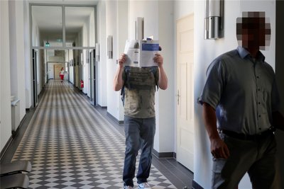 Der Angeklagte im Landgericht Chemnitz.