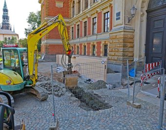 Am Landgericht werden derzeit Rampen angebaut, die Rollstuhlfahrern das Betreten den Gebäudes erleichtern sollen. 
