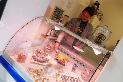 Hanne Franken, Leiterin des Zschopauer Kultur- und Tourismusbetriebes, im Bistro auf Schloss Wildeck.