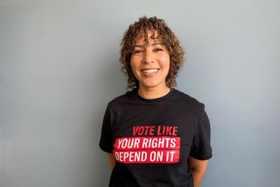"Wähle, als ob deine Rechte davon abhängen", steht auf dem T-Shirt von Abtreibungsaktivistin Bacardi Jackson, Direktorin des ACLU Florida.