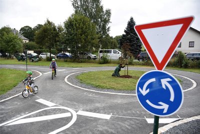 Ein Kreisverkehr ist ebenfalls Teil des Parcours.