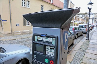 Parkautomaten in der Zwickauer Innenstadt müssen bald wegen steigender Parkgebühren wieder neu programmiert werden.