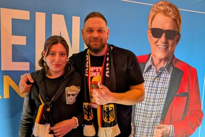 Am Merchandise-Stand konnten die Fans Utensilien ihre Heino-Sammlung erweitern.