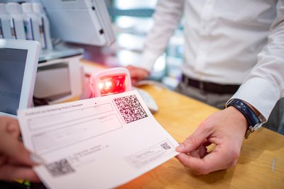 Nachdem in einer Apotheke in Stollberg ein gefälschtes Rezept aufgetaucht ist, ermittelt die Polizei gegen drei Männer.