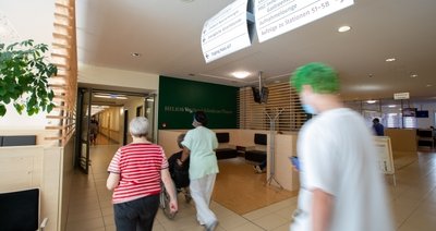 Der Zugang zur Portalpraxis in Plauen erfolgt über Haus 4. 