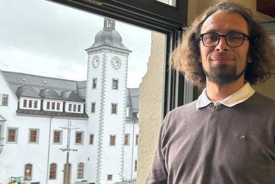 Martin Seltmann ist seit einem Jahr Chef im Freiberger Rathaus (hinten).