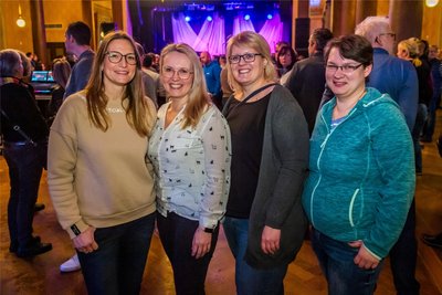Die Damenclique: Sophie Grunert mit ihren Freundinnen, den Schwestern Christina Lötzsch und Judith Huster sowie deren Cousine Stefanie Weinert-Laufer (v.l .).