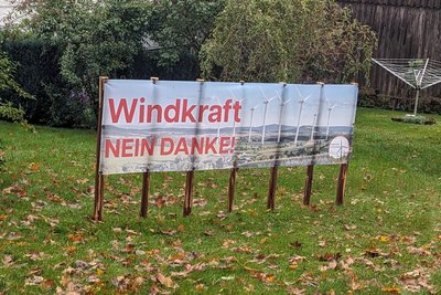 Im Dorf kämpft eine Bürgerinitiative gegen die Windkraftpläne am Schlettauer Weg. Es soll im Ort auch Befürworter der Windenergie geben. Zu Wort gemeldet haben sie sich bisher nicht.