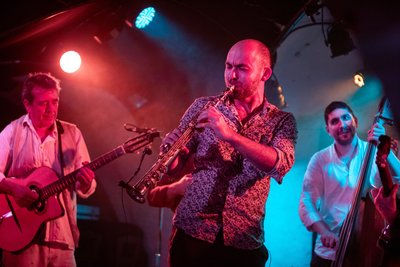 Absinto Orkestra gewann den Folkherbst 2024. Am Wochenende erhalten sie ihren Preis, während die Veranstaltungsreihe in die 33. Runde startet.