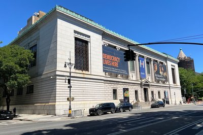 Pünktlich zum 250. Geburtstag der USA erzählt das New York Historical Museum die Geschichte der US-Demokratie. 