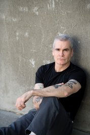 US-Künstler Henry Rollins ist aktuell mit seiner Vortragsperformance "Good To See You" auf Welttournee und war jetzt auch im Leipziger Felsenkeller zu erleben.