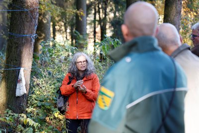 Claudia Pommer hatte die Führung organisiert und freute sich über viele interessierte Gäste.
