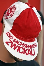 Alte Fanmütze der BSG Sachsenring Zwickau. 