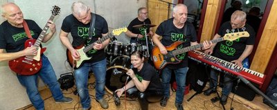 Gründungsmitglied und Bandchef Jörg Schönfelder, Gunnar Meinel, Günter Horn, Sandra Werler, Matthias Herz und Uwe Baldauf - das ist die aktuelle Besetzung der Jule-Rockband. 