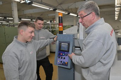Vor einem Jahr war noch alles in Ordnung. Jetzt müssen sich Leon Erhardt und Jordan Koll einen neuen Ausbildungsplatz suchen. Ulrich Mengert, Referent Ausbildung, darf sich dazu nicht äußern.
