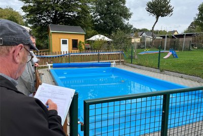 Vom Swimmingpool im Kindergarten „Wunderland“ ist die Jury angetan.