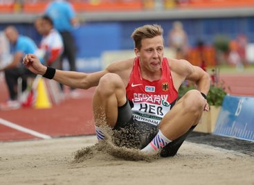 Satz auf 17,20 Meter: Maß Heß im zweiten Durchgang des Dreisprung-Wettbewerbs.