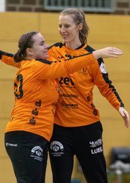 Aud Ingrid Silseth (links) und Nele Kurzke (rechts) kamen bisher im BSV-Tor etwa auf die gleichen Einsatzzeiten. Charley Zenner kämpft als Nummer 3 nach ihrer Gehirnerschütterung im August um den Anschluss. 