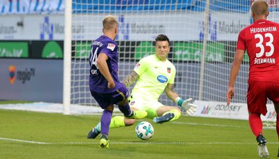Tor für Aue: Cebio Soukou erzielt den Treffer zum 1:1.