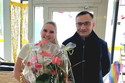 Bürgermeister Michael Heuck kam auch zur Eröffnung: „Gratulation. Eine Vogtland-Rückkehrerin mit Unternehmergeist, weniger Leerstand, neuer Schwung, was will man mehr.“
