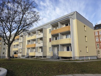 Die Flucht des 42-Jährigen wurde auf einem Nachbarbalkon im zweiten Stock beendet. 