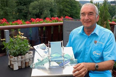 Von seinen Vereinsmitstreitern wurde Peter Neumann mit einen Reisegutschein bedacht. 