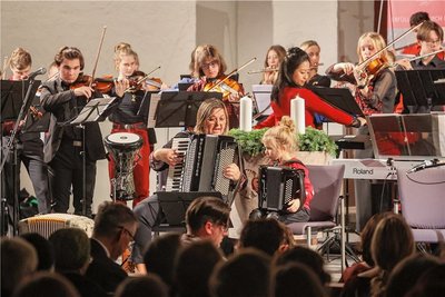 Die Mozart-Gesellschaft läutete den Advent mit einem Benefizkonzert in der Kreuzkirche ein.