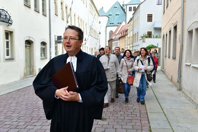 Pfarrer Michael Stahl führte die Prozession am Morgen  an. 