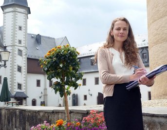 Auf Schloss Wildeck stehen Veränderungen an. Mit ihren Mitarbeiterinnen will Christiane Schlegel, die Leiterin des Kultur- und Tourismusbetriebs, das beschlossene Nutzungskonzept umsetzen.