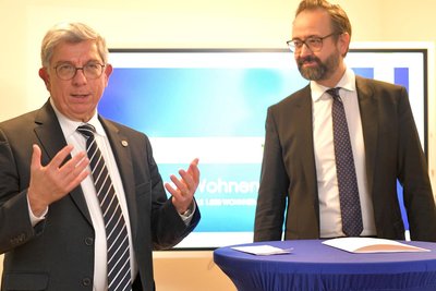 Professor Klaus-Dieter Barbknecht hob als Rektor der TU Bergakademie ebenso wie Sachsens Wissenschaftsminister Sebastian Gemkow (CDU) die Qualität der Wohnheime als Argument bei der Gewinnung von Studenten hervor.