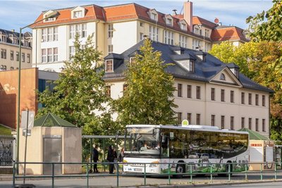 Das sogenannte Gartenhaus in Auerbach ist Sitz des vogtländischen Nahverkehrsverbandes. 
