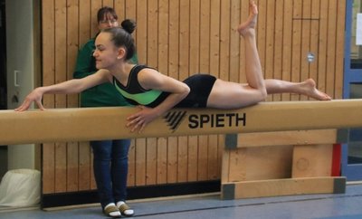 Auch der "Zitterbalken" stellte Martha Scheibner nicht vor Probleme. Sie gewann ihren Wettkampf mit mehr als zweieinhalb Punkten Vorsprung - eine Welt im Geräteturnen. 
